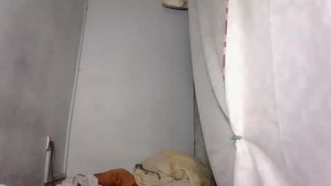 annick98 online show from February 26, 8:02 am