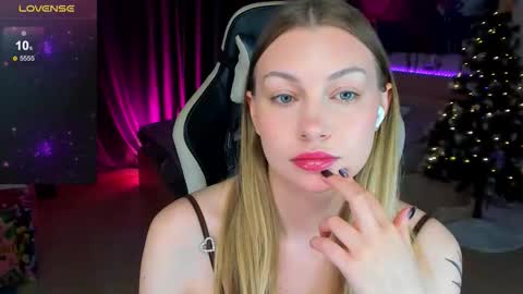 Annie online show from December 21, 8:49 pm