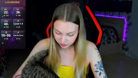 Annie online show from March 15, 1:00 am