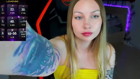 Annie online show from April 6, 10:22 pm