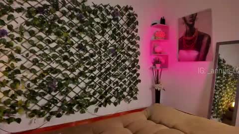 annie_barozzi online show from January 11, 4:36 pm