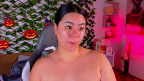 annie_barozzi online show from October 13, 1:33 pm