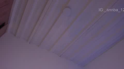 annie_barozzi online show from April 1, 2:58 pm