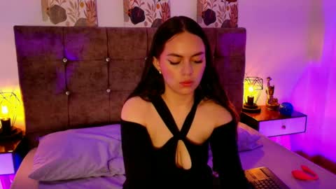 Annie Bonnie   online show from April 15, 11:39 am