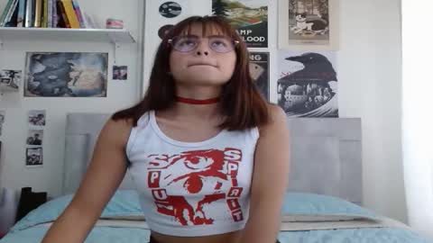 Snapshot of annie_jacke chatting on September 23, 12:19 pm Annie and Jacke online show from September 23, 12:19 pm