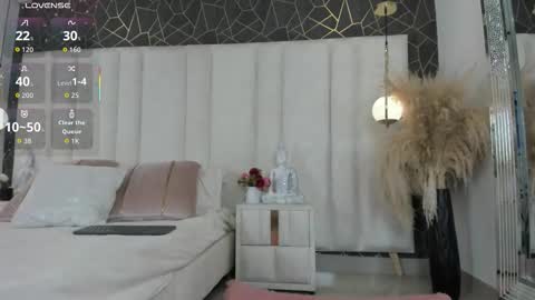 im annie   online show from February 13, 1:07 pm