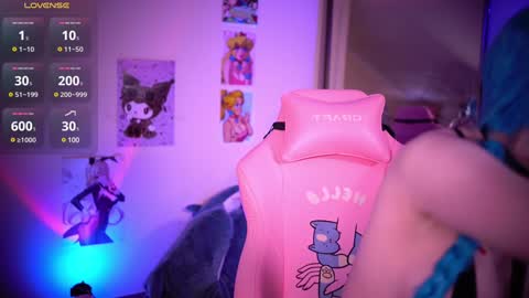 Snapshot of annie_may_may chatting on December 8, 2:52 pm Annie May   online show from December 8, 2:52 pm