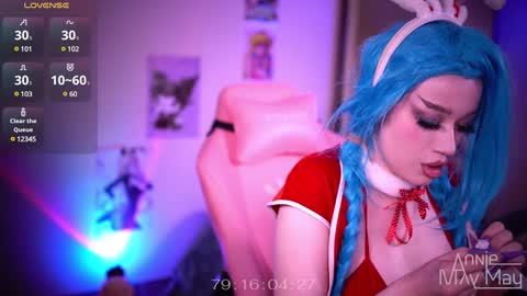 Snapshot of annie_may_may chatting on December 22, 1:55 pm Annie May   online show from December 22, 1:55 pm