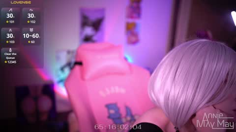 Snapshot of annie_may_may chatting on January 5, 1:58 pm Annie May   online show from January 5, 1:58 pm