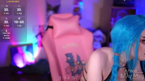 Snapshot of annie_may_may chatting on March 8, 3:02 pm Annie May   online show from March 8, 3:02 pm