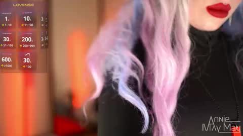 Snapshot of annie_may_may chatting on October 17, 2:30 pm Annie May   online show from October 17, 2:30 pm