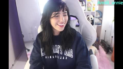 JEANNE no olvides seguirme dont forget follow me  uu online show from May 21, 9:44 pm