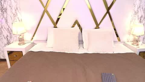 Annie online show from February 24, 12:30 am