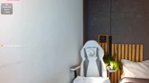 Annie Volker online show from December 23, 4:21 am