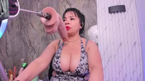 annie_wigg_ online show from November 30, 8:46 pm