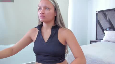 Snapshot of annieandstefan chatting on January 13, 2:53 pm Annie and Stefan online show from January 13, 2:53 pm