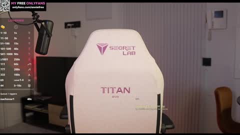 Annie FREE TRIAL IN BIO online show from February 22, 2:28 am