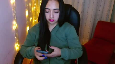 Snapshot of anniehh_ chatting on January 19, 8:29 am   Annie  Independent model Hello all offline tokens are appreciated  thank you for your support.33 online show from January 19, 8:29 am