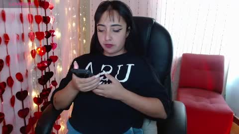 Snapshot of anniehh_ chatting on March 6, 6:48 pm   Annie  Independent model Hello all offline tokens are appreciated  thank you for your support.33 online show from March 6, 6:48 pm
