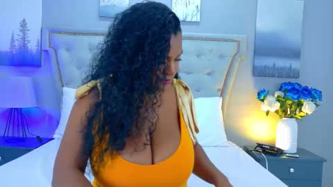 Snapshot of annieleigt chatting on February 9, 12:20 pm Annie Leigt online show from February 9, 12:20 pm