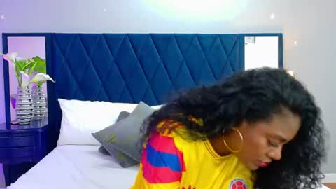 Snapshot of annieleigt chatting on June 17, 12:40 pm Annie Leigt online show from June 17, 12:40 pm