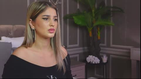 AnnieStyles online show from February 5, 11:02 am