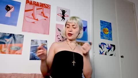 annietinky online show from November 4, 2:32 am