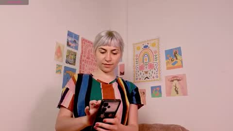 annietinky online show from December 15, 8:57 pm