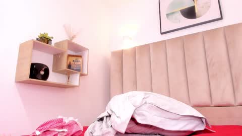 Annie Queen online show from February 25, 6:25 am