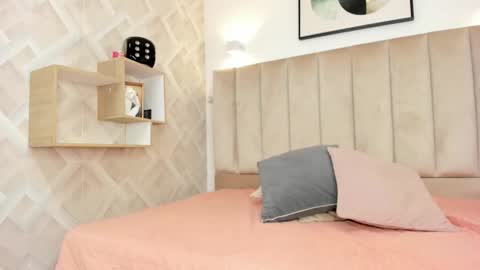 Annie Queen online show from March 18, 3:09 am