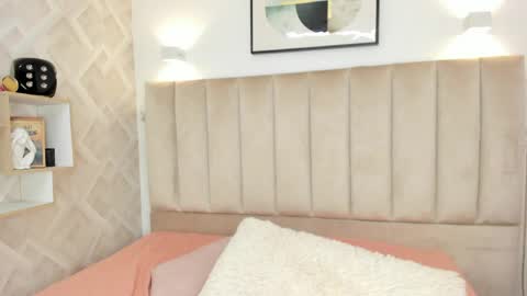 Annie Queen online show from March 28, 3:50 am