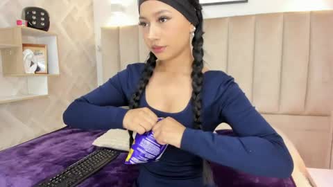 Annie Queen online show from May 15, 3:46 am