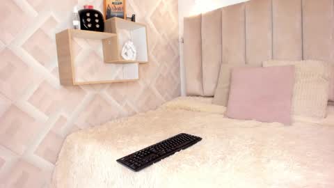 Annie Queen online show from May 20, 3:56 am