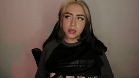 Annika online show from October 31, 10:00 pm