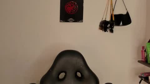 Annika online show from February 26, 1:43 pm