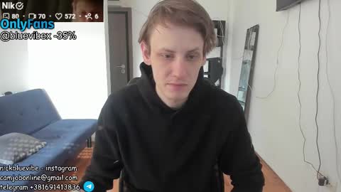 Snapshot of annonimsick chatting on March 17, 7:12 am online show from March 17, 7:12 am