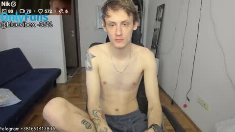 Snapshot of annonimsick chatting on March 24, 1:27 pm online show from March 24, 1:27 pm