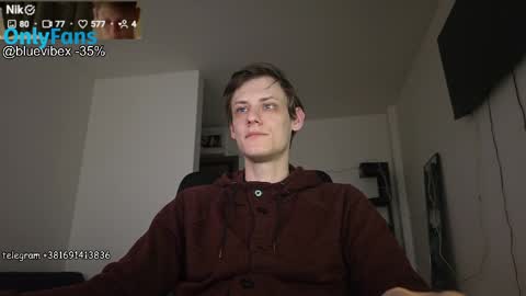 Snapshot of annonimsick chatting on March 31, 10:04 am online show from March 31, 10:04 am