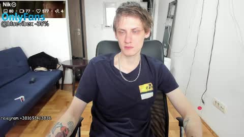 Snapshot of annonimsick chatting on April 2, 12:14 pm online show from April 2, 12:14 pm