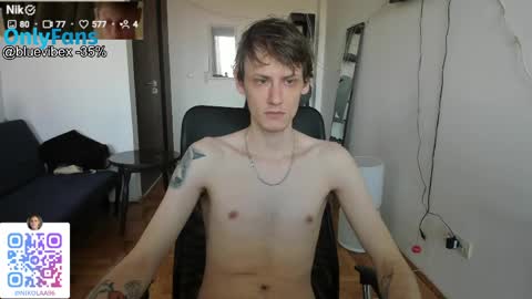 Snapshot of annonimsick chatting on April 4, 1:19 pm online show from April 4, 1:19 pm