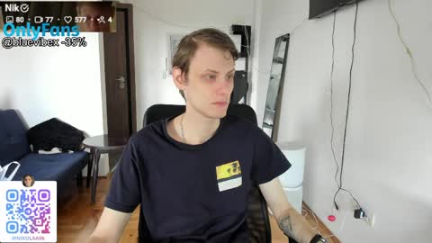 Snapshot of annonimsick chatting on April 8, 12:05 pm online show from April 8, 12:05 pm