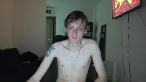 Snapshot of annonimsick chatting on April 9, 1:38 am online show from April 9, 1:38 am