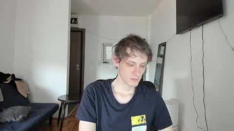 Snapshot of annonimsick chatting on April 15, 12:12 pm online show from April 15, 12:12 pm