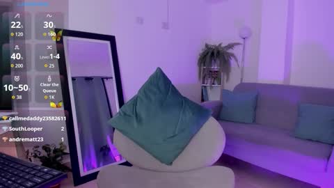 Anntonia Woods  online show from November 19, 5:29 am