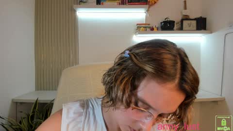 Issabela online show from April 29, 4:11 pm