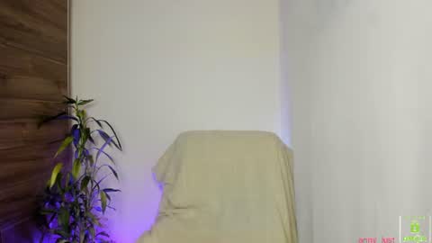 Issabela online show from August 8, 2:19 pm