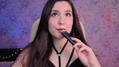 Annie online show from October 27, 3:32 am