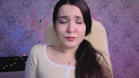 Annie online show from November 30, 6:06 am