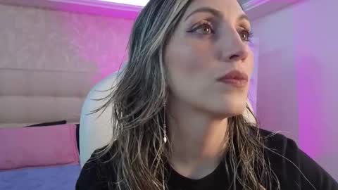 Snapshot of anny_sweet72 chatting on February 9, 11:58 am Anny online show from February 9, 11:58 am