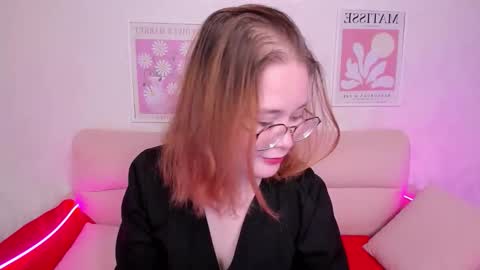 Snapshot of anny_twelvetrees chatting on November 18, 8:41 am Anny online show from November 18, 8:41 am